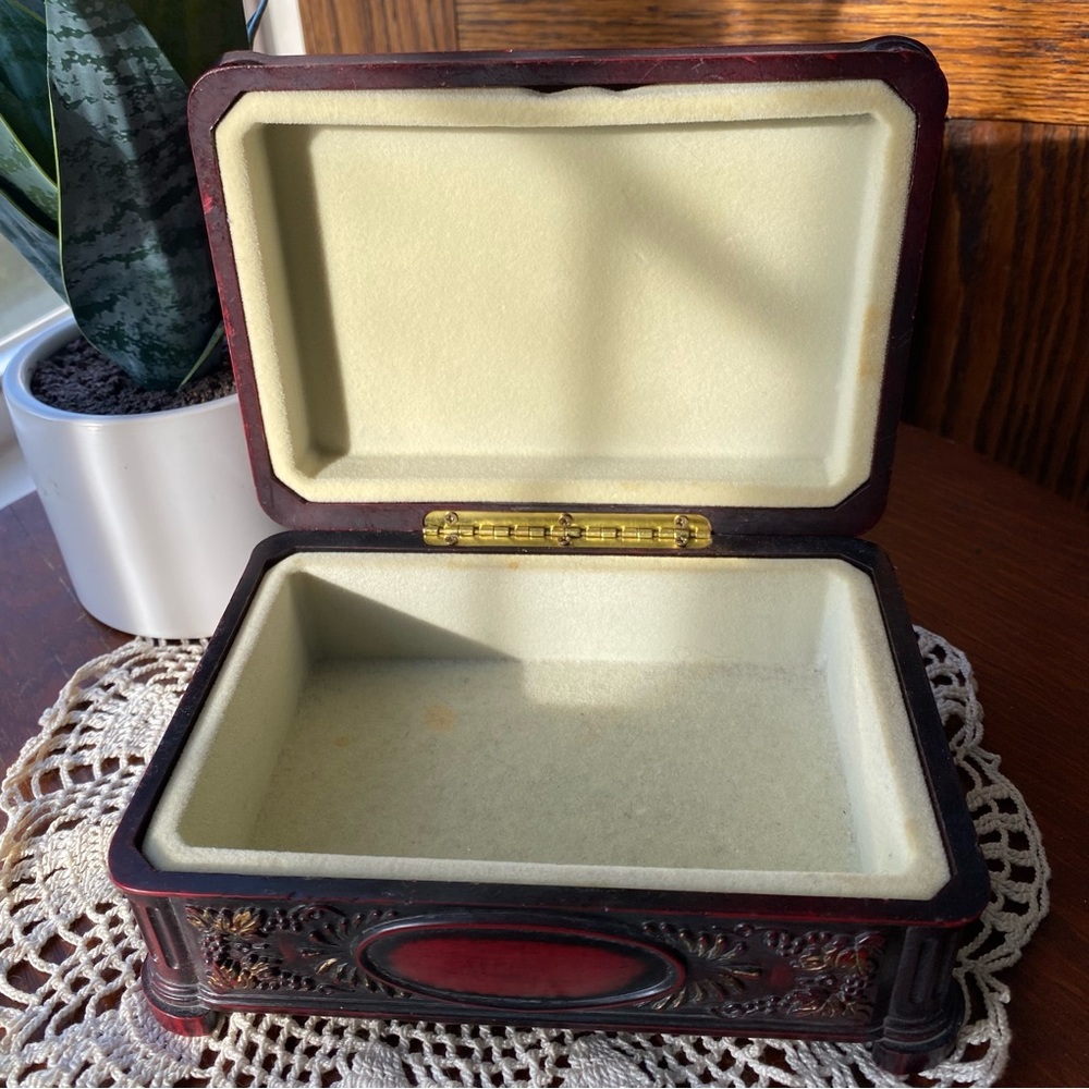 Smith-Waite Tarot Deck with Jewelry Box & Lapis Blue Heart Stone. EUC - Picture 12 of 15